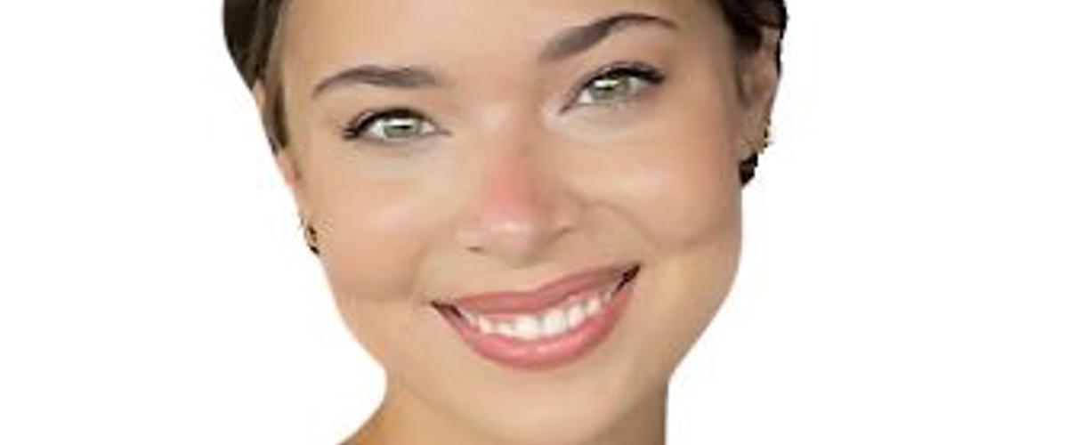 Daniella Sesto Headshot (002)