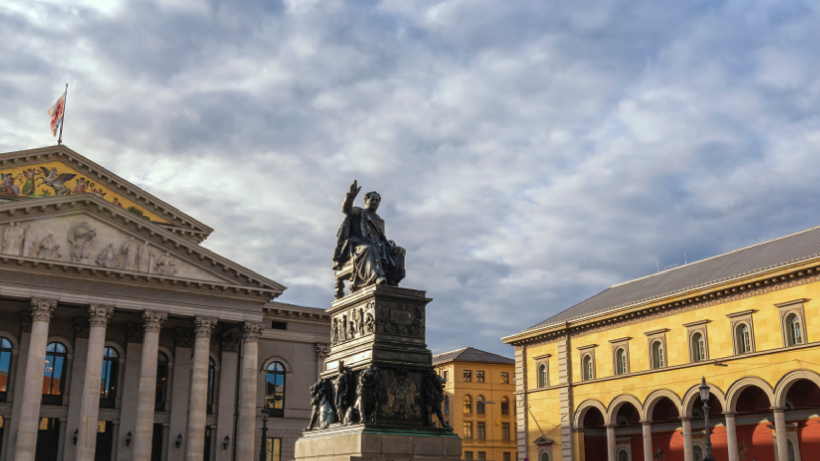 Munich Research Assistant